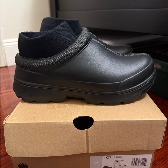 UGG Shoes - ugg tasman x rain boot